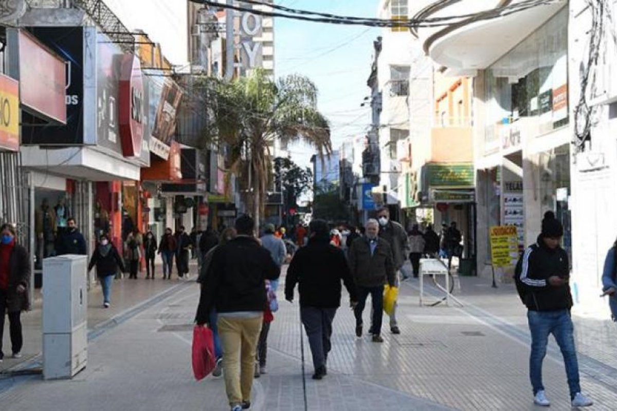 El comercio modifica sus horarios de apertura y cierre desde hoy