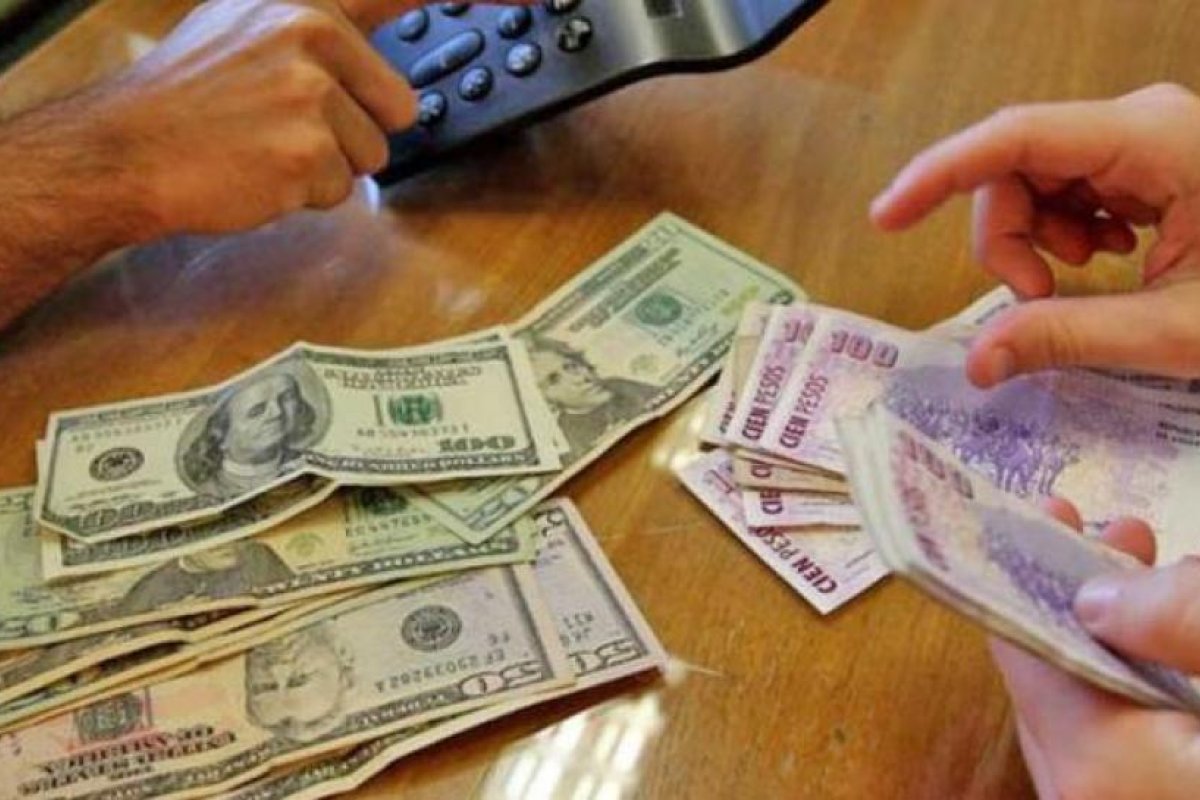 El dólar blue  bajó 3 pesos y cerró a $146, el Banco Central sumó 40 millones
