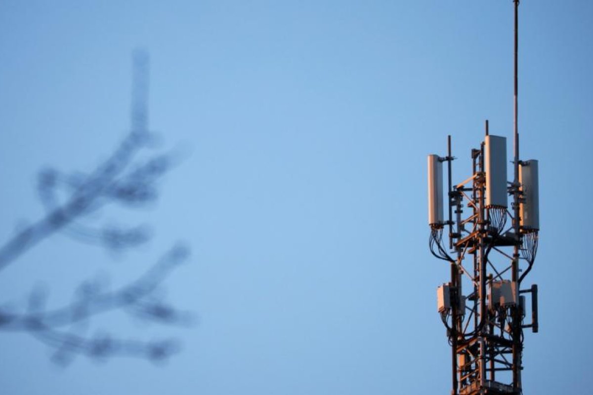 Francia pide que los teléfonos 5G sean apagados en los vuelos para que no interfieran con el instrumental del avión