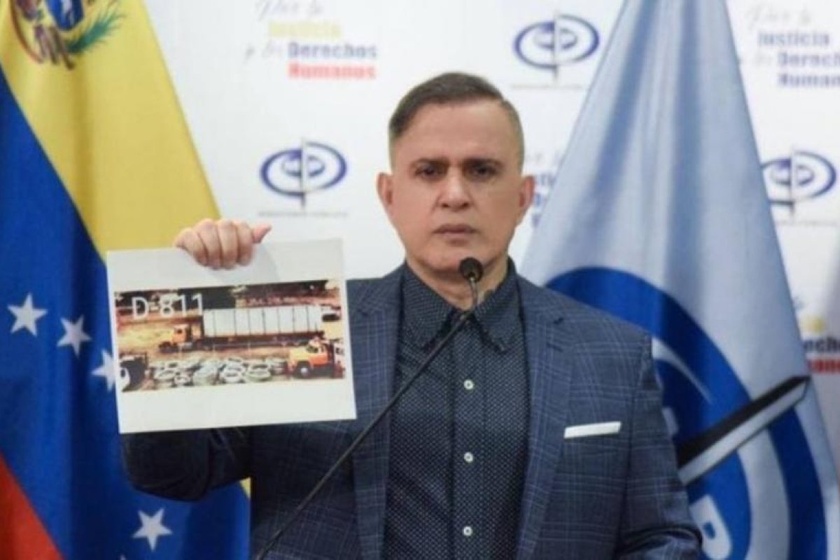 Venezuela recupera cerca de 80.000 litros de combustible y varias toneladas de "material estratégico" robado por bandas criminales
