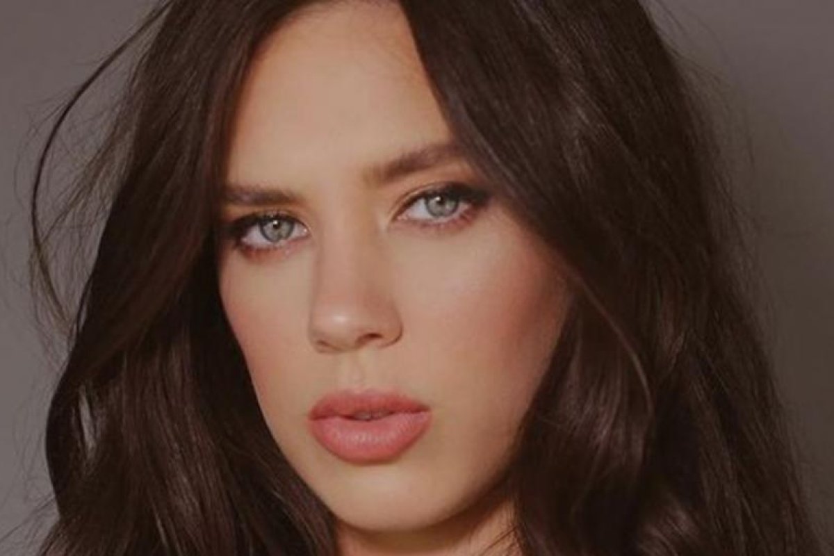 El topless de Delfina Chaves para mostrar un cambio de look