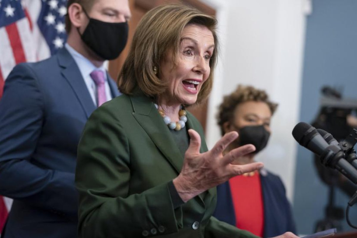 "Se ve cómo Hungría está rodeada": Pelosi confunde Ucrania con Hungría al describir la situación en Europa del Este y la "amenaza" rusa