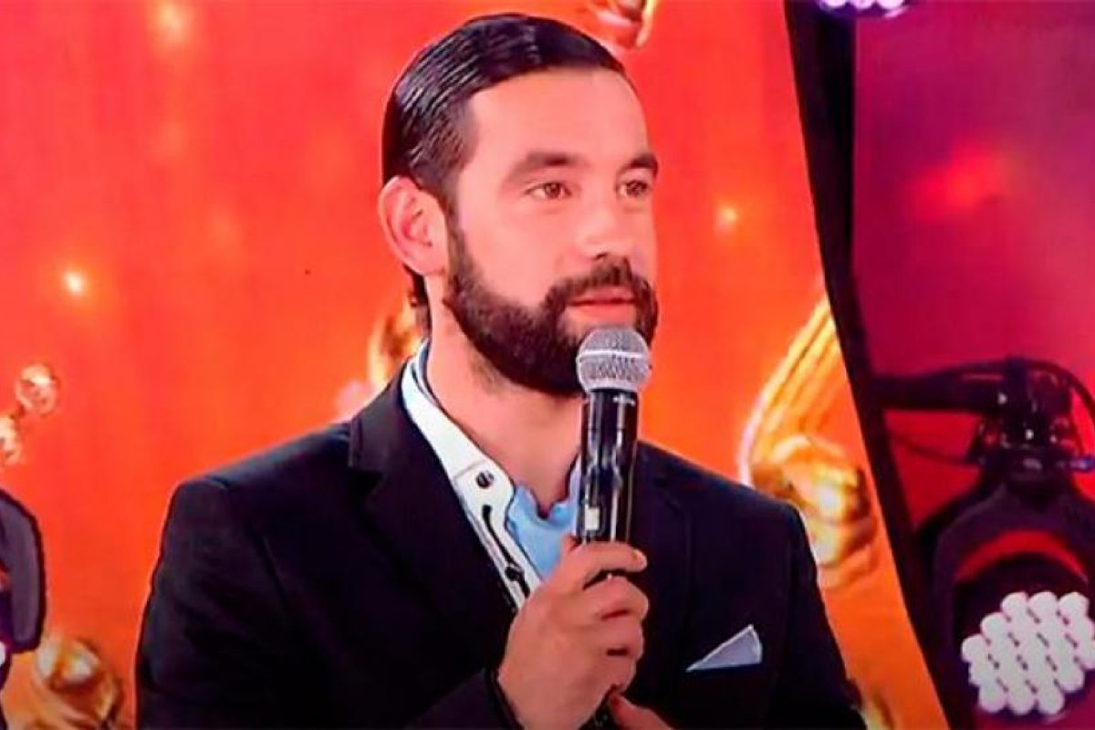 "Cachete" Sierra le rindió tributo al tango y a Carlos Gardel