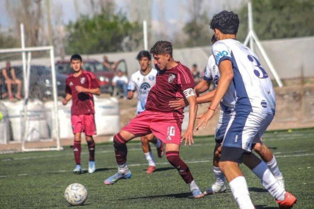 Controversia en River por la salida de Luca Scarlato bajo patria potestad