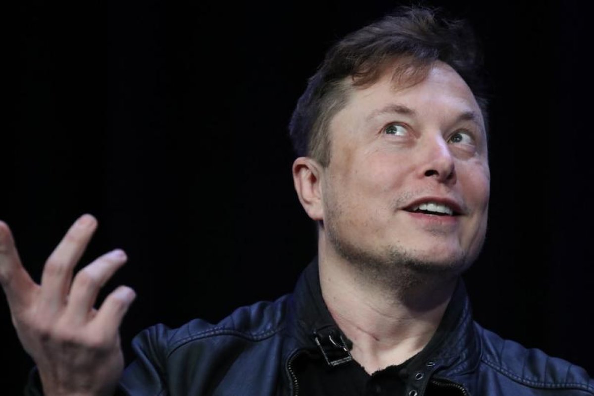 Elon Musk compara a su hijo con un gorila bebé y las redes estallan en memes