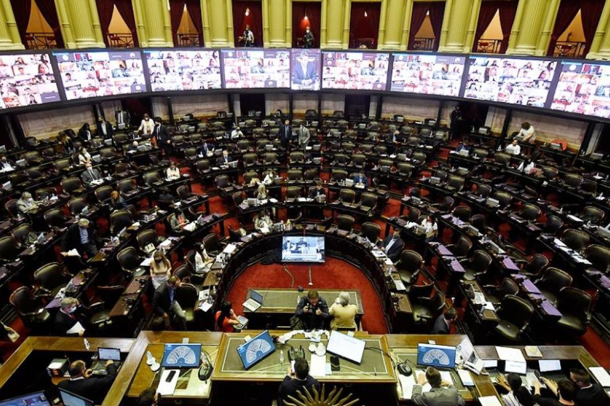El proyecto de legalización del aborto será el primer debate presencial del año