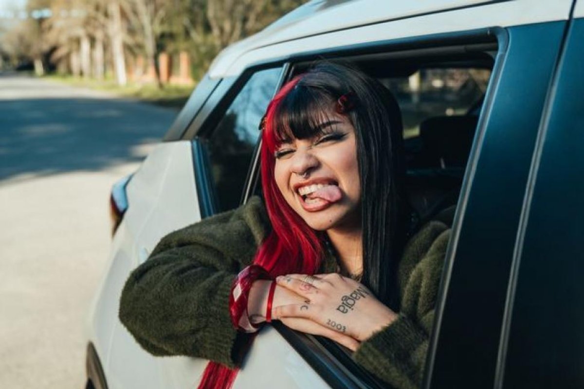 Candu Domínguez Lanza 'Toda La Vida', Una Cumbia de Superación Emocional