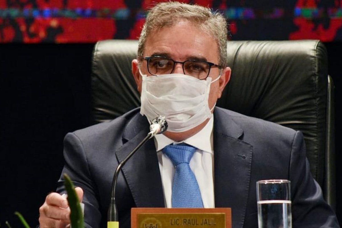 Para el gobernador Jalil, "las PASO son una encuesta demasiado cara"