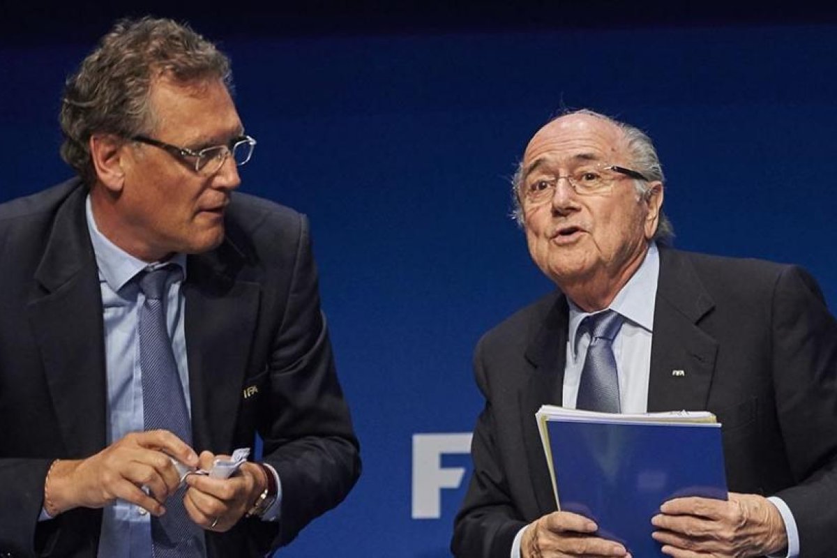 La FIFA declaró culpables a Joseph Blatter y Jerome Valcke, ambos multados e inhabilitados