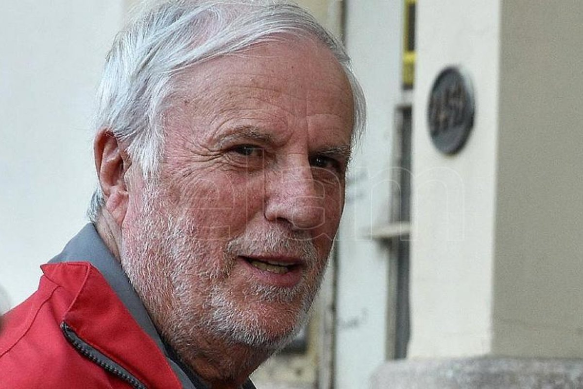 El presidente de Colón de Santa Fe, en "desacuerdo total" con la suspensión del fútbol