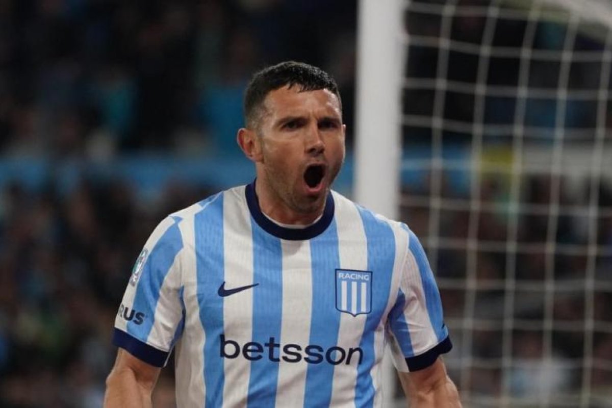 Racing logra victoria ante Sarmiento y se aleja del fondo de la tabla