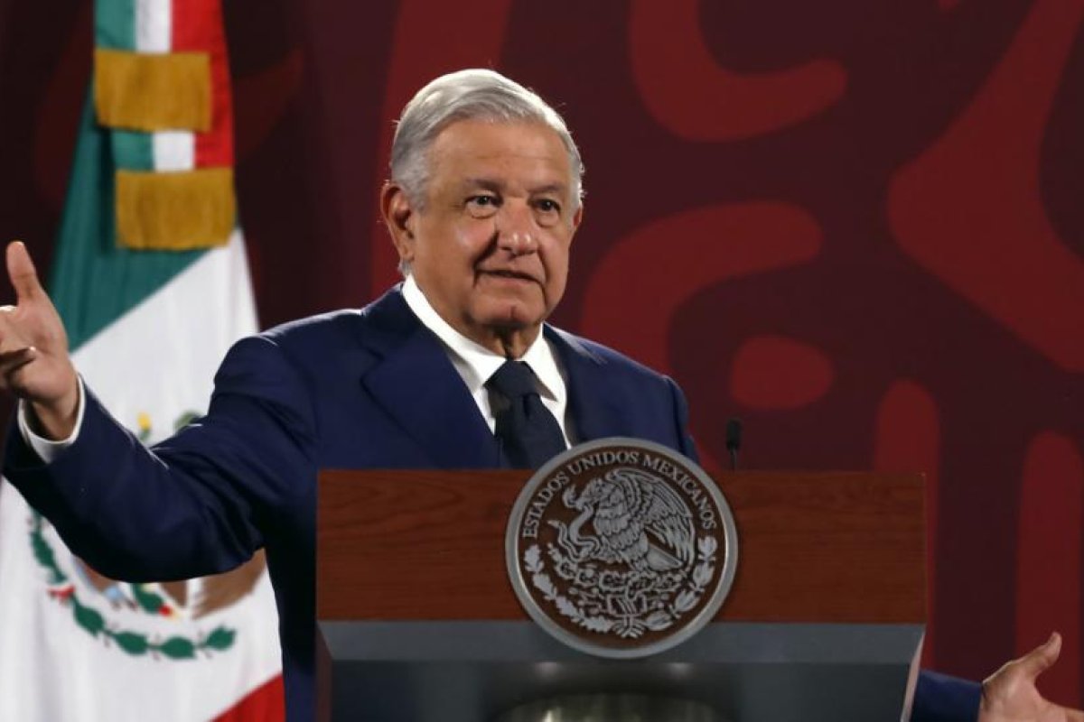 López Obrador pide que Elon Musk "limpie" Twitter de "la manipulación con bots y la censura"