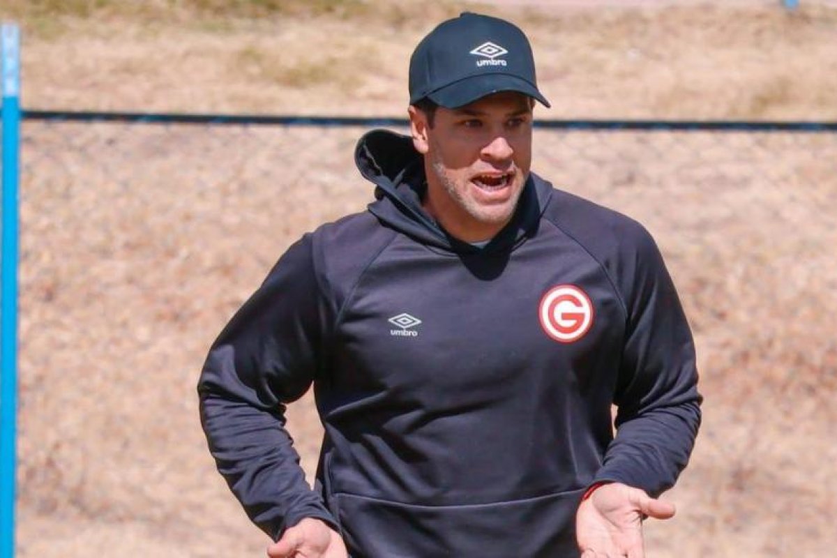 Sebastián Domínguez, candidato firme para ser DT de Central