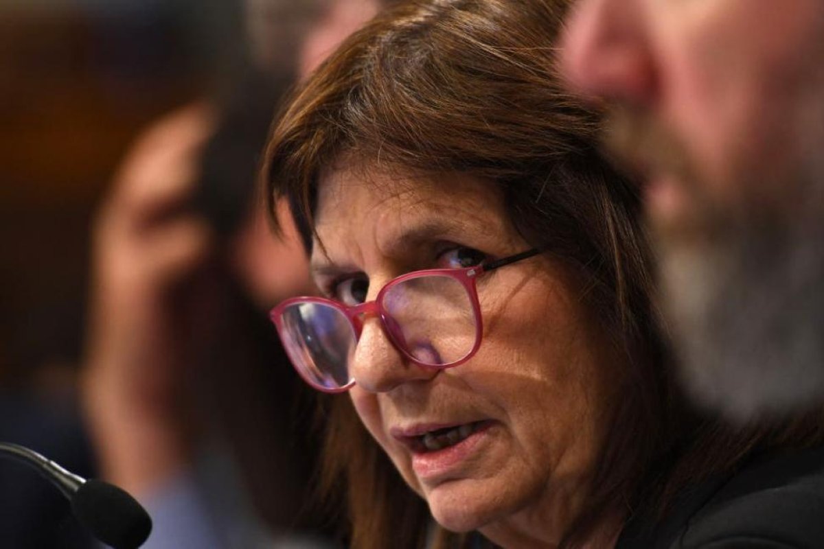 Cepo: Patricia Bullrich le mandó una nota a Santiago Cafiero por sus ahorros en dólares