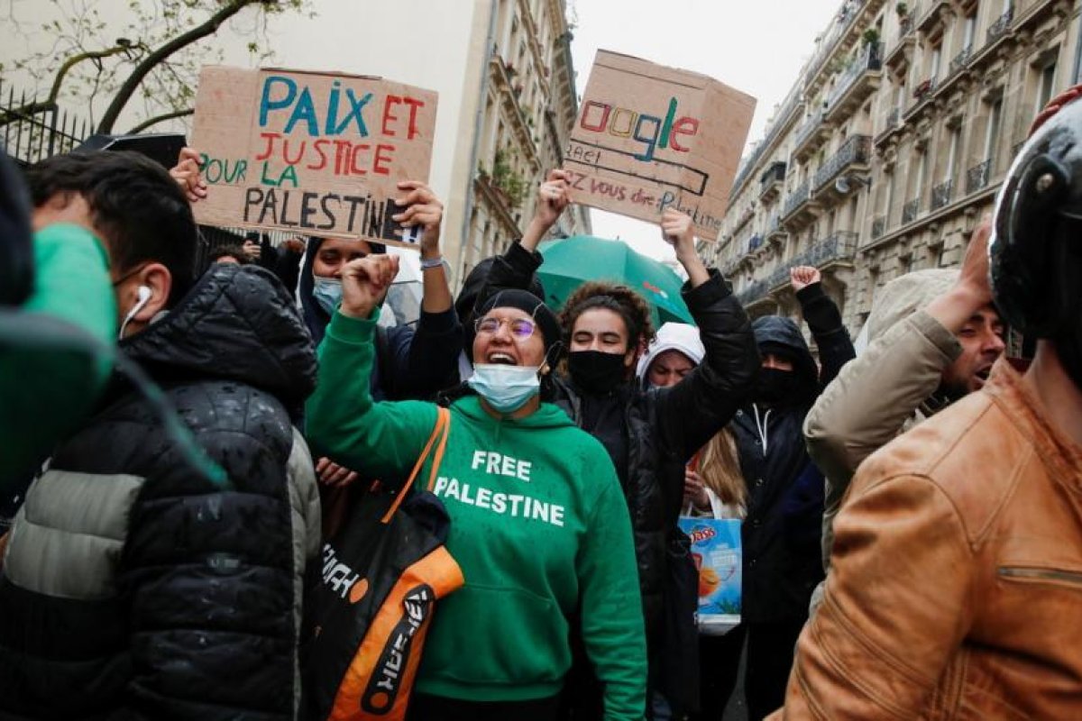 La Policía usa cañones de agua y gas lacrimógeno para dispersar una manifestación en apoyo a Palestina en París