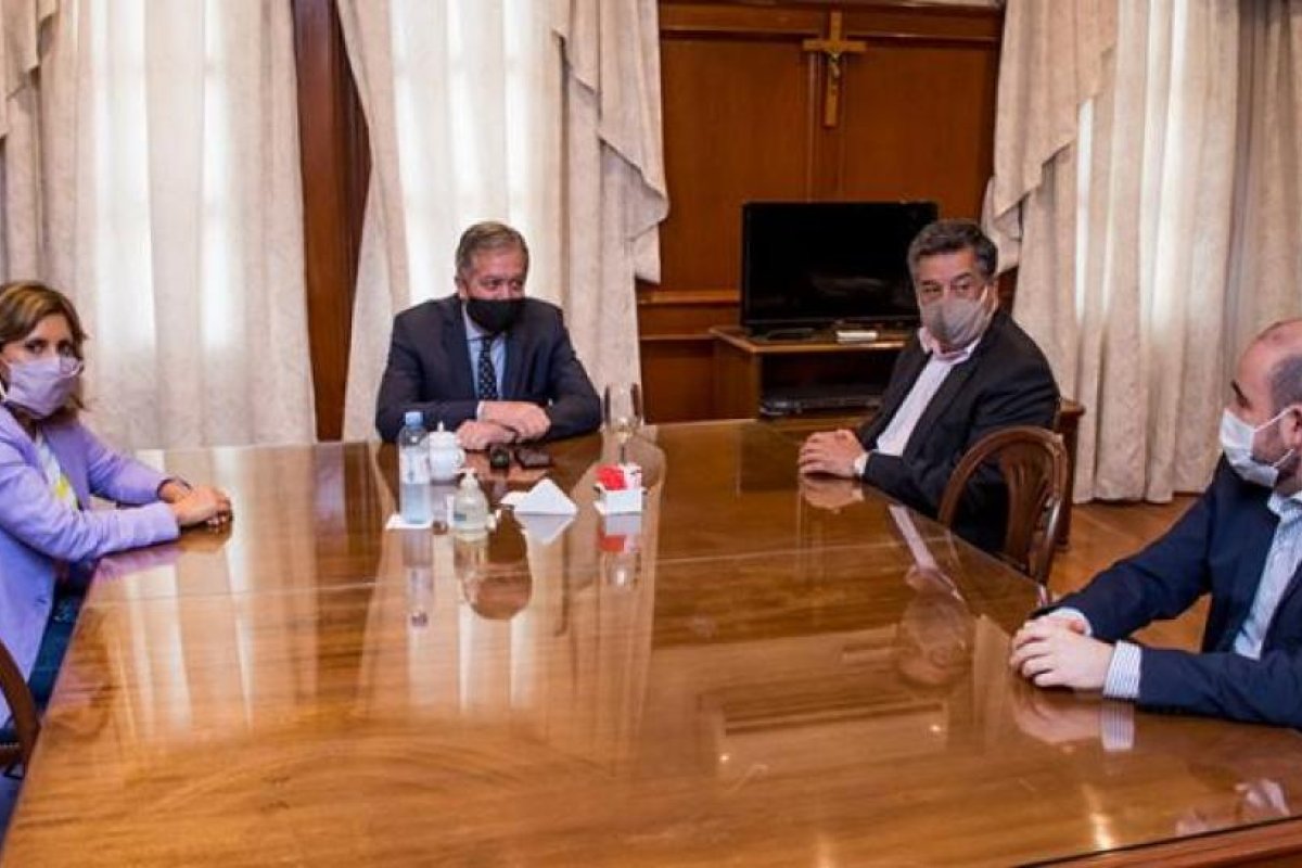El Jefe de Gabinete se reunió con intendentes de Capital, Banda y Clodomira
