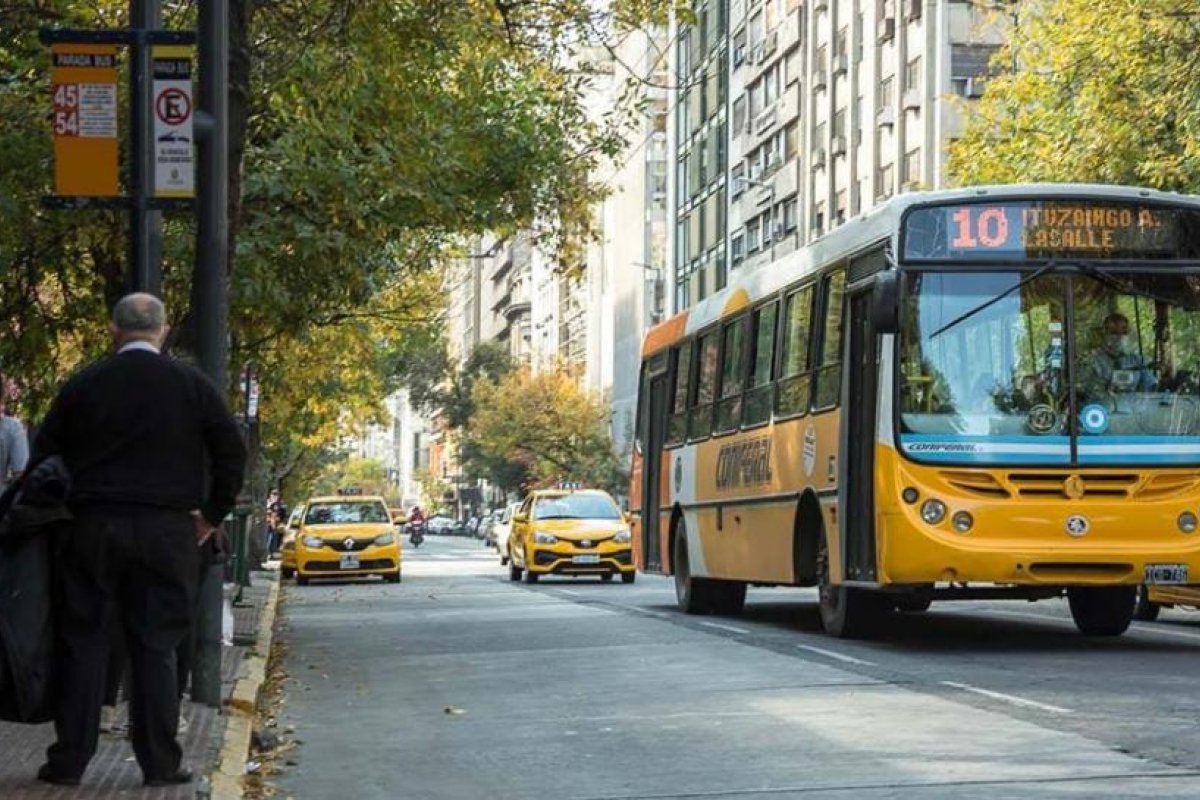 Continúa el paro en el transporte interurbano en Córdoba