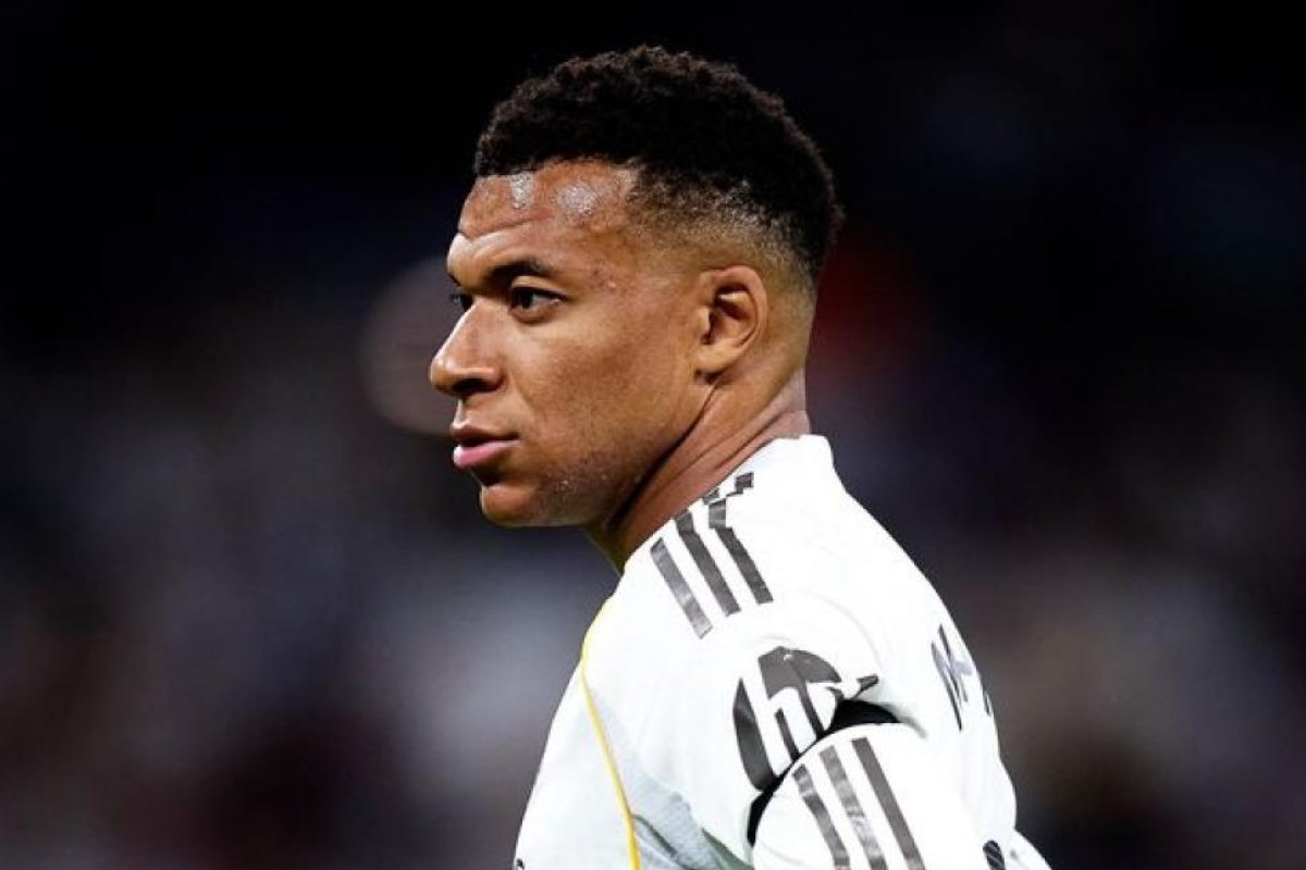Kylian Mbappé responde a críticas tras viaje a Cerdeña durante recuperación