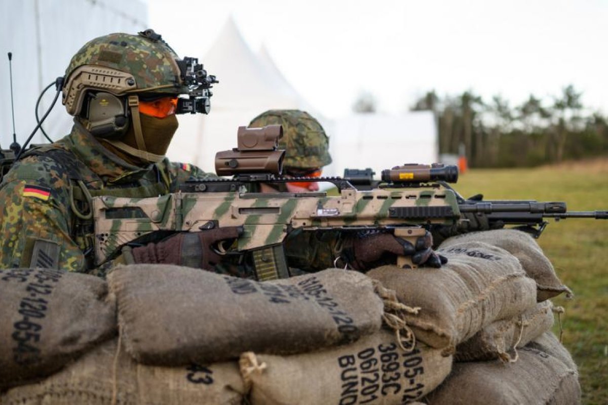 Reportan que Olaf Scholz ha permitido el suministro de armas de fabricación alemana a Ucrania