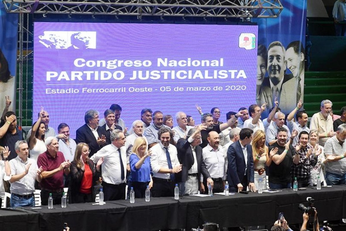El PJ convocó a apoyar al Gobierno en una "histórica movilización virtual"