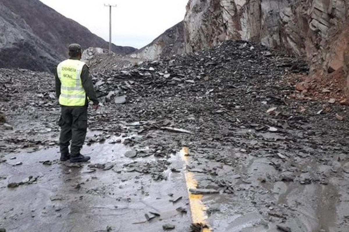 Lluvias en San Juan: crece el número de evacuados y derrumbes de montaña
