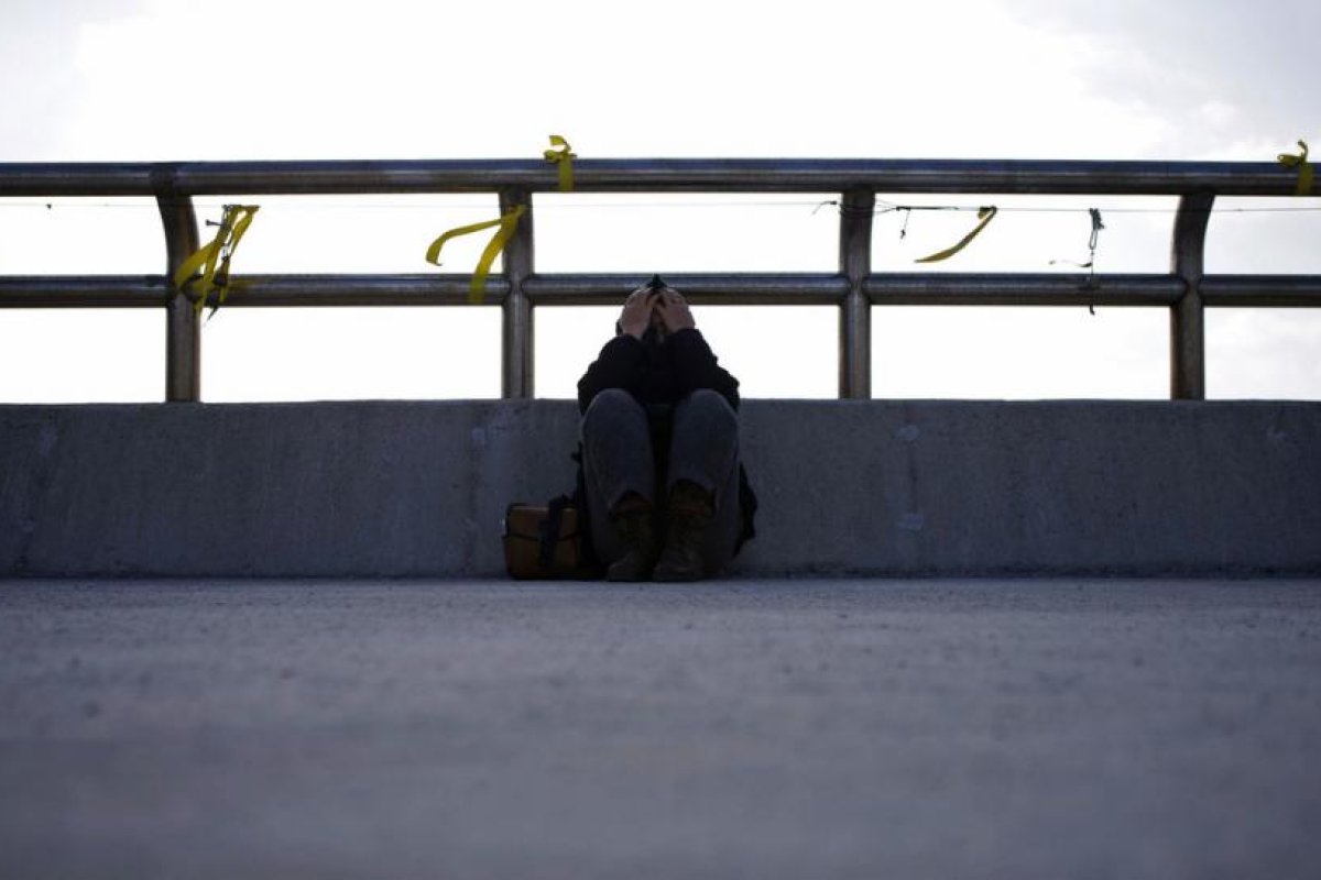 Estudio revela que cerca del 7 % de los menores en Reino Unido ha intentado suicidarse antes de los 17 años