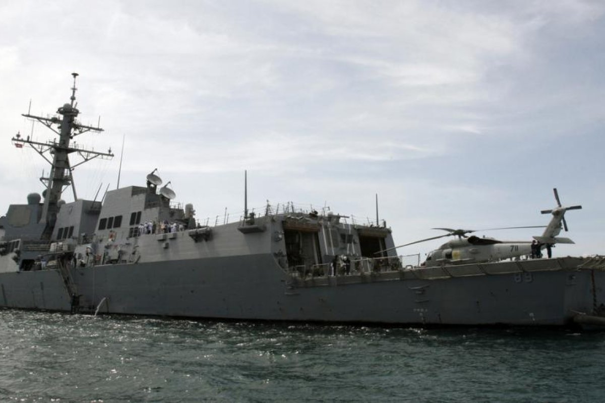 China monitorea el paso de un buque de guerra de EE.UU. por el estrecho de Taiwán y acusa a Washington de lanzar "miradas coquetas" a independentistas