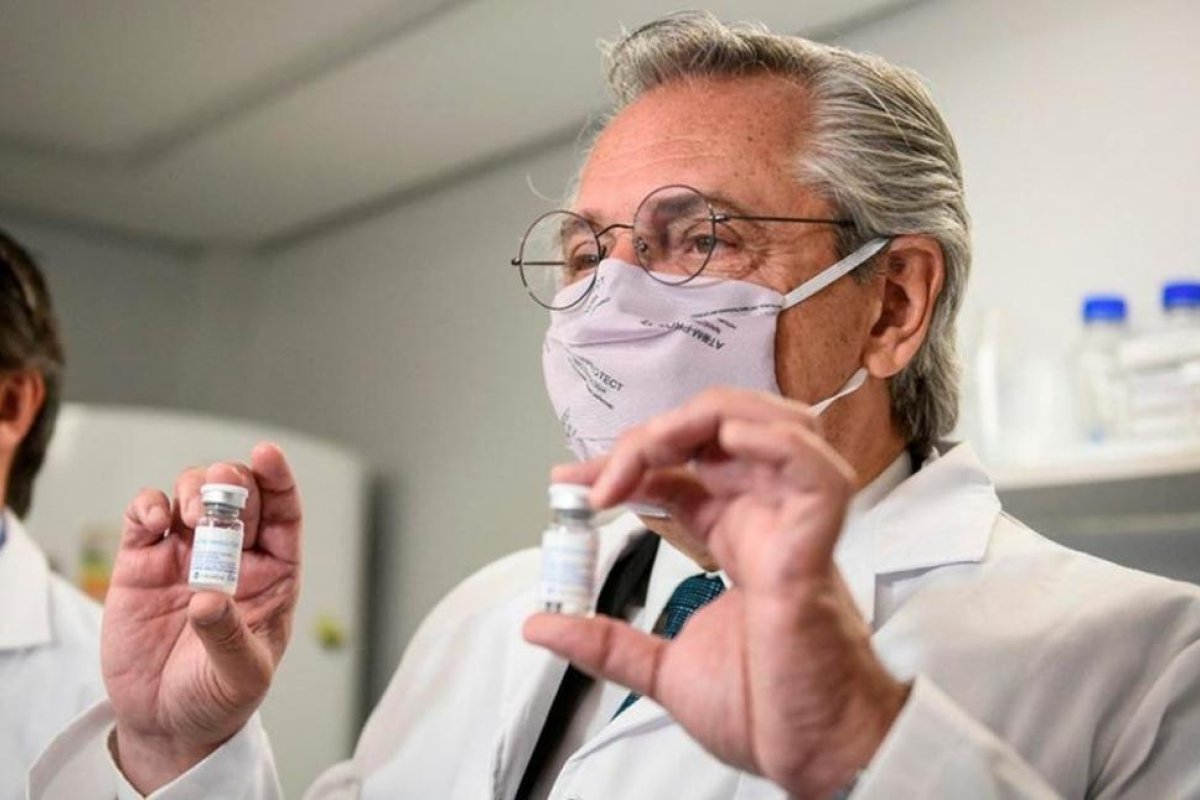 Coronavirus: qué vacunas negocia el Gobierno para febrero tras la demora de la Sputnik V