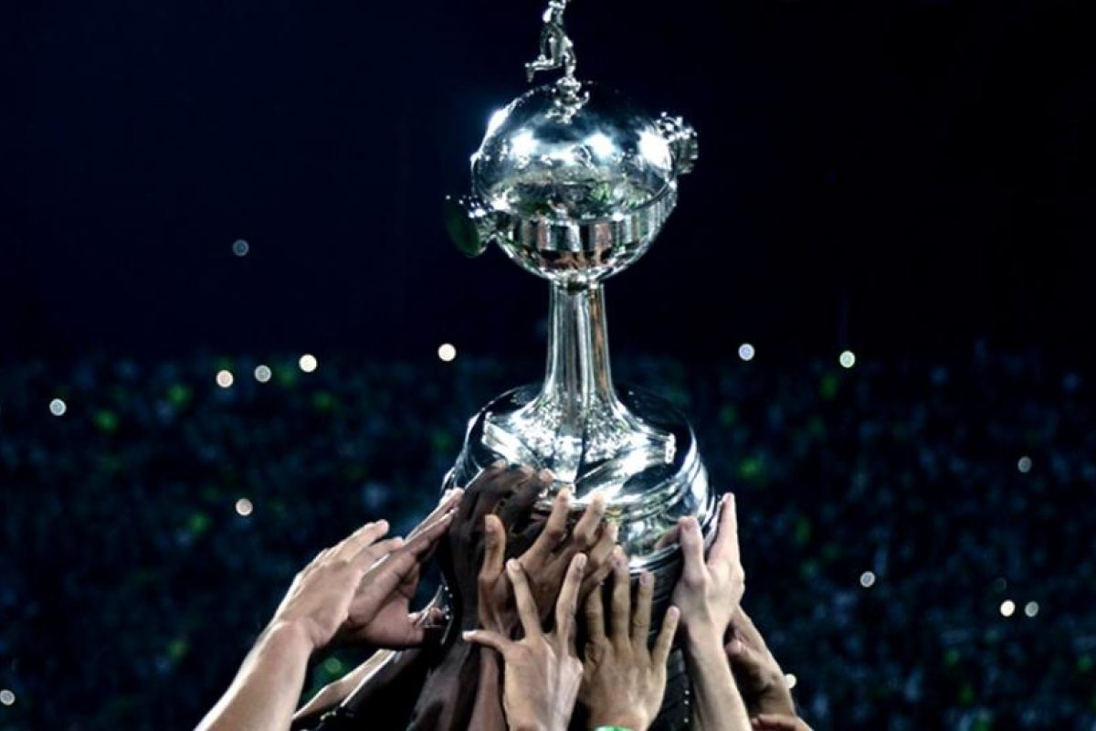 Con siete equipos argentinos, comienza el máximo torneo continental de fútbol