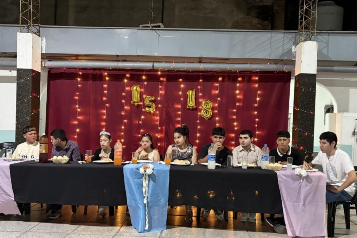 Celebración de Aniversarios en la Escuela Municipal de Educación Especial "Ua – Suhtu"