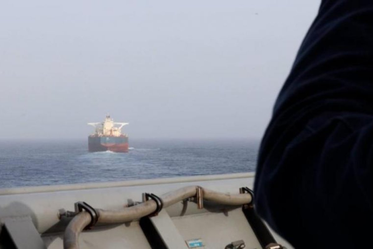EE.UU. ataca carguero que se dirigía a Irán en el golfo de Omán