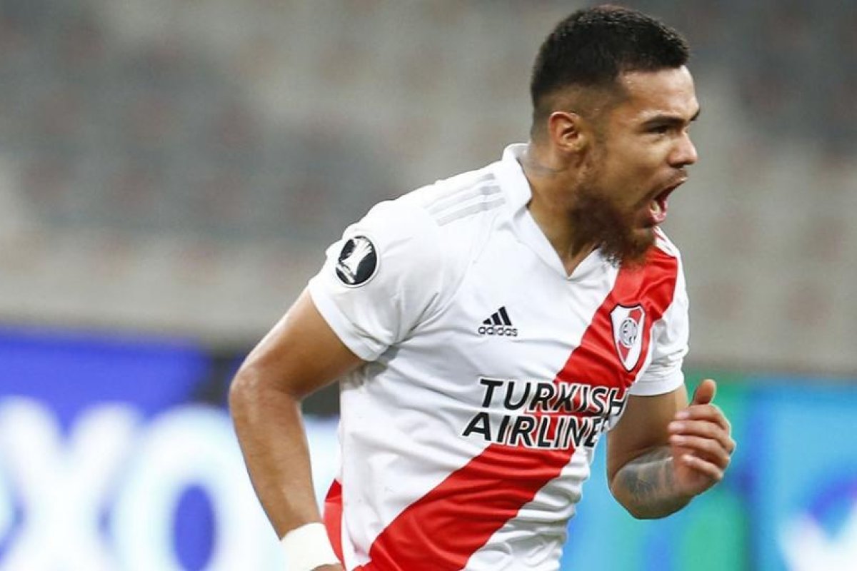 Sin el chileno Paulo Díaz, el plantel de River volvió al trabajo en Ezeiza