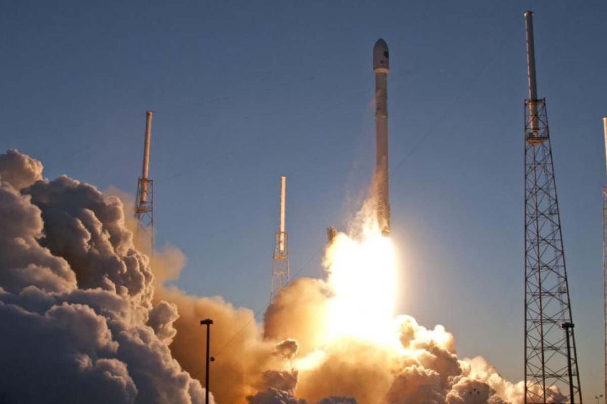Los restos de un cohete a la deriva de SpaceX lanzado hace casi 7 años podrían impactar en la Luna en marzo