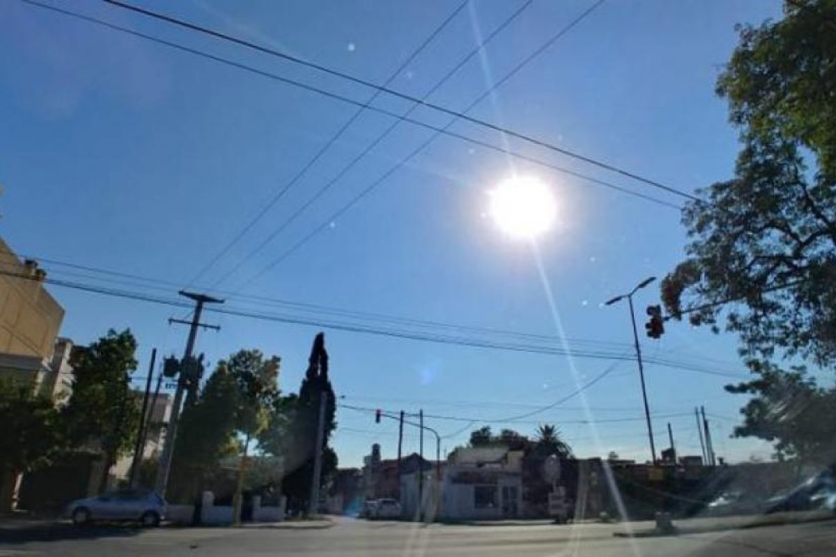 Un sábado bien primaveral: cielo despejado y máxima de 34 grados