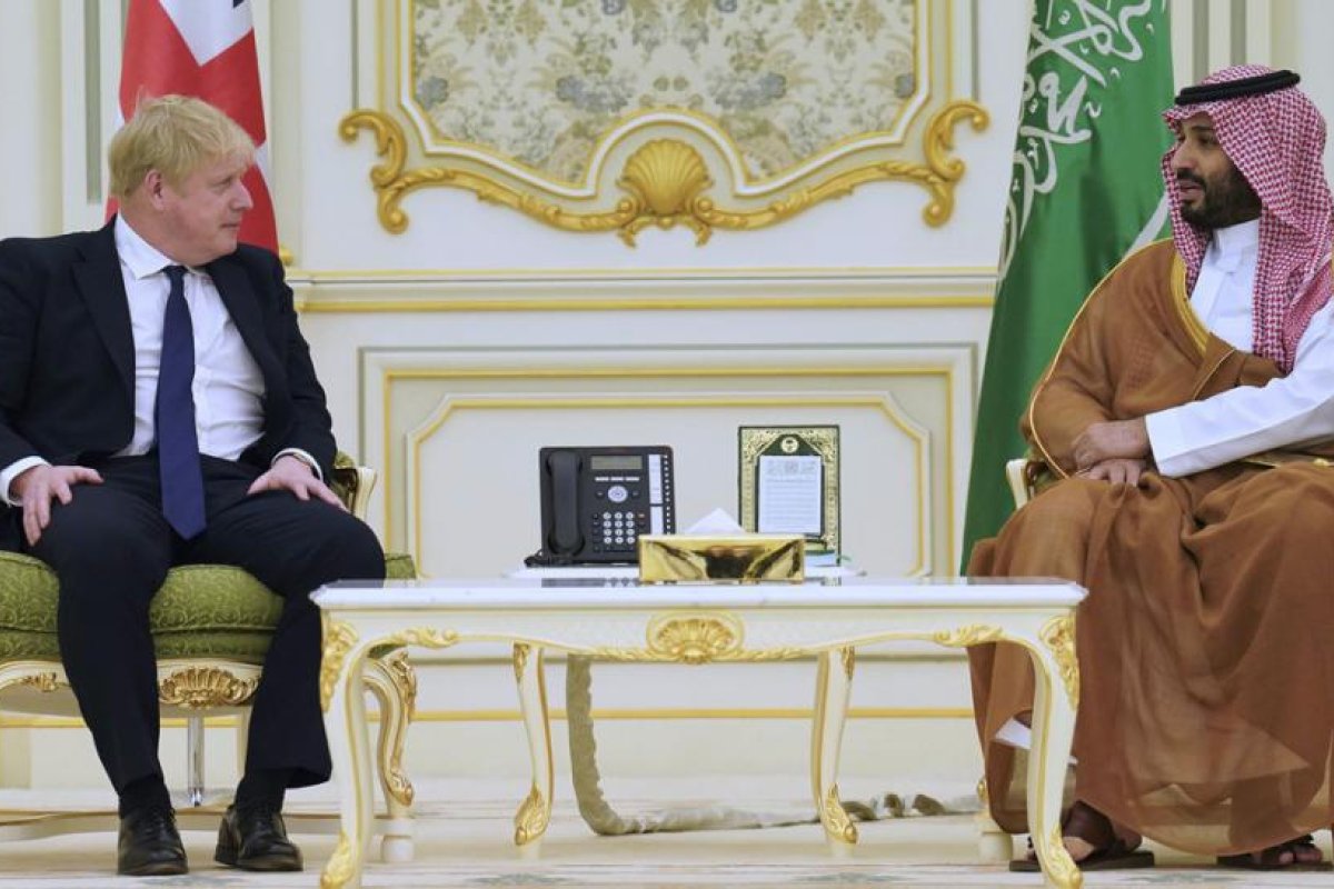 Reino Unido no consigue compromisos de Arabia Saudita y Emiratos Árabes Unidos para suministrar más petróleo