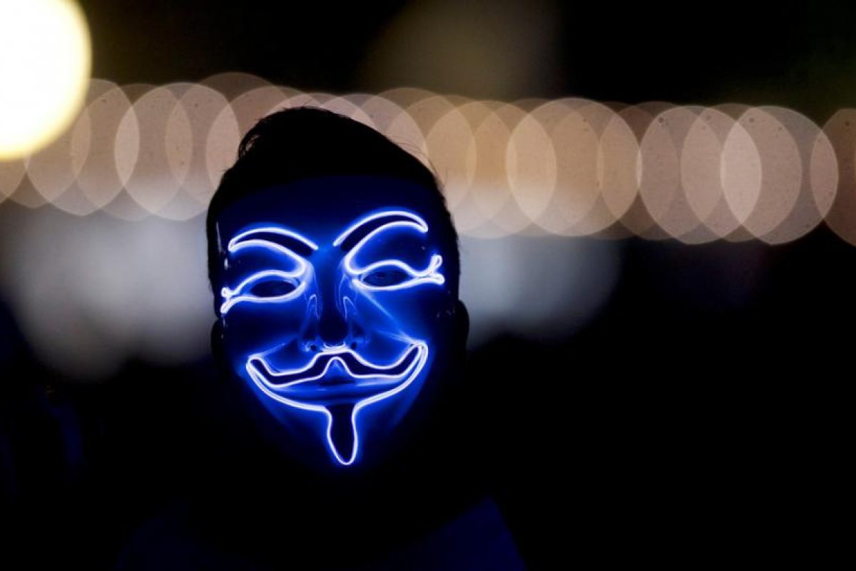 Anonymous amenaza a Elon Musk por manipular el precio del bitcóin, mostrando "un claro desprecio por una persona promedio trabajadora"
