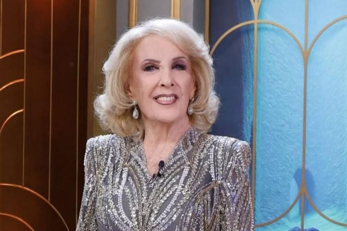 Mirtha Legrand Celebra 58 Años de 'Almorzando con las Estrellas' con Emoción
