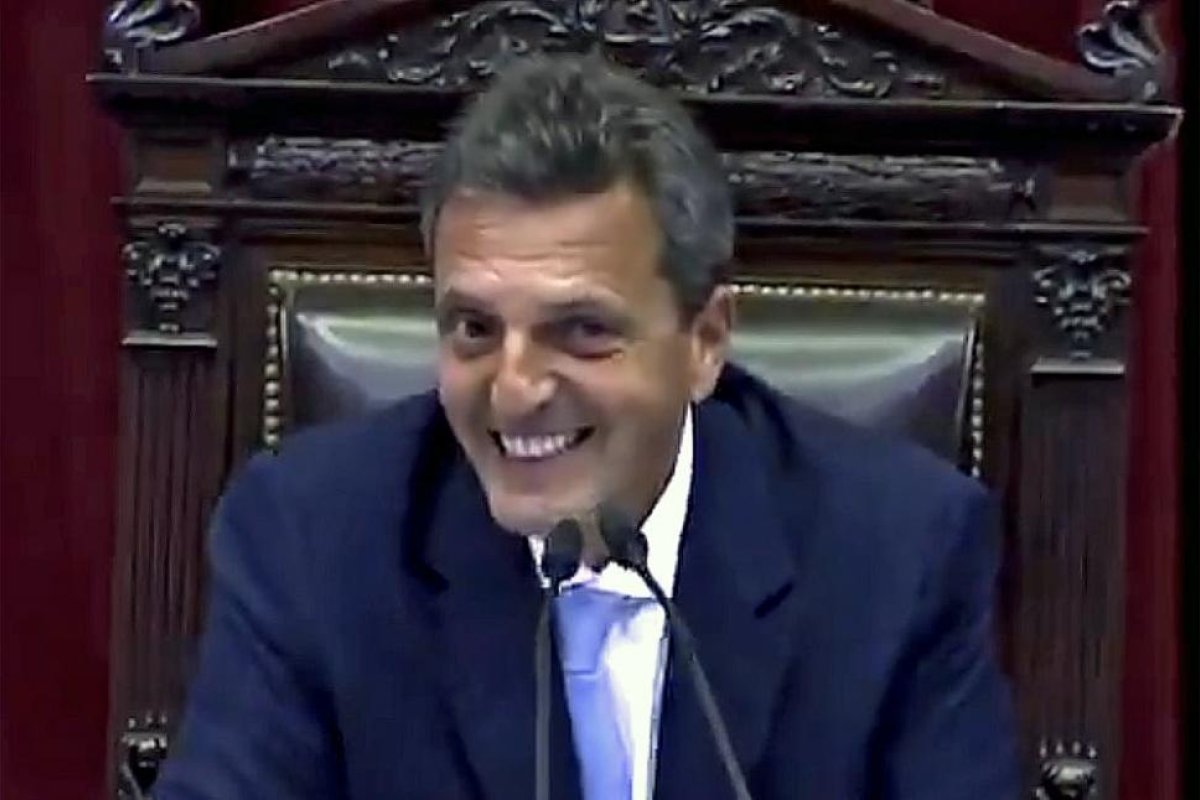 Incontrolable: el inoportuno ataque de risa de Sergio Massa en el Congreso