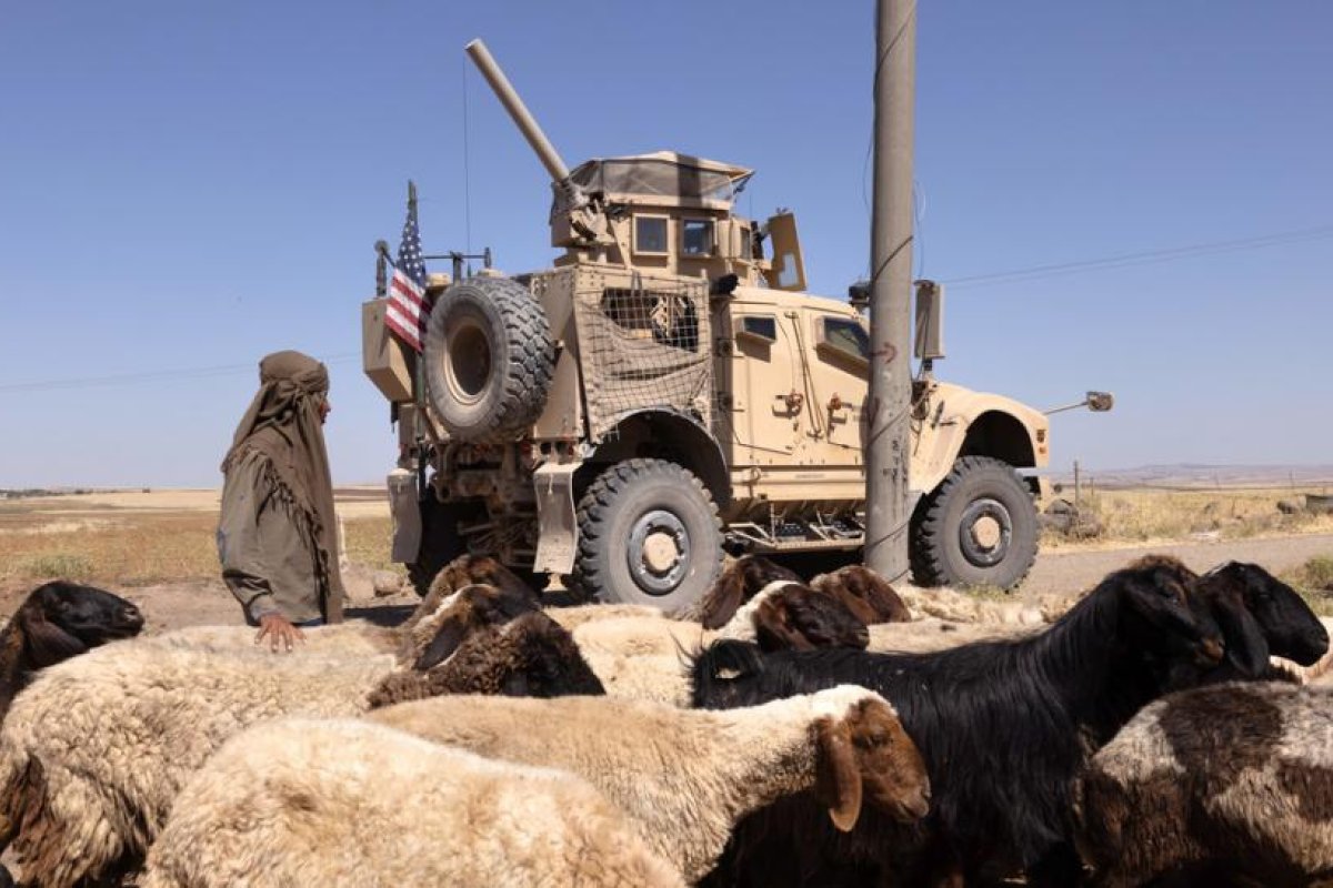 El Ejército sirio bloquea el paso de un convoy estadounidense