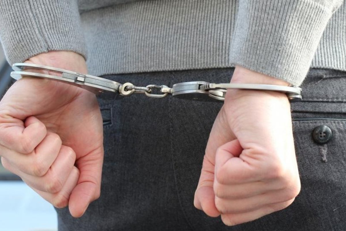 Condenan a 16 años de prisión a un hombre autodenominado 'Papá Pitufo' por violar a una niña