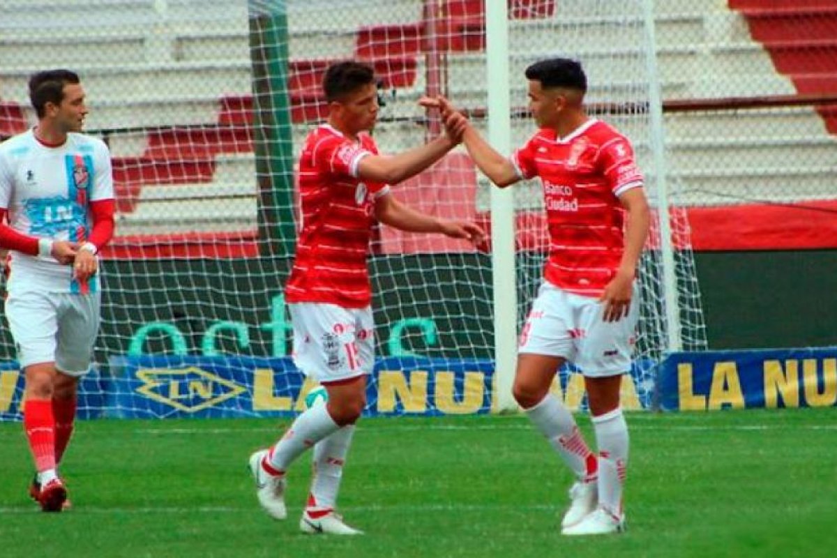 Goleada de Huracán sobre Arsenal en Parque de los Patricios