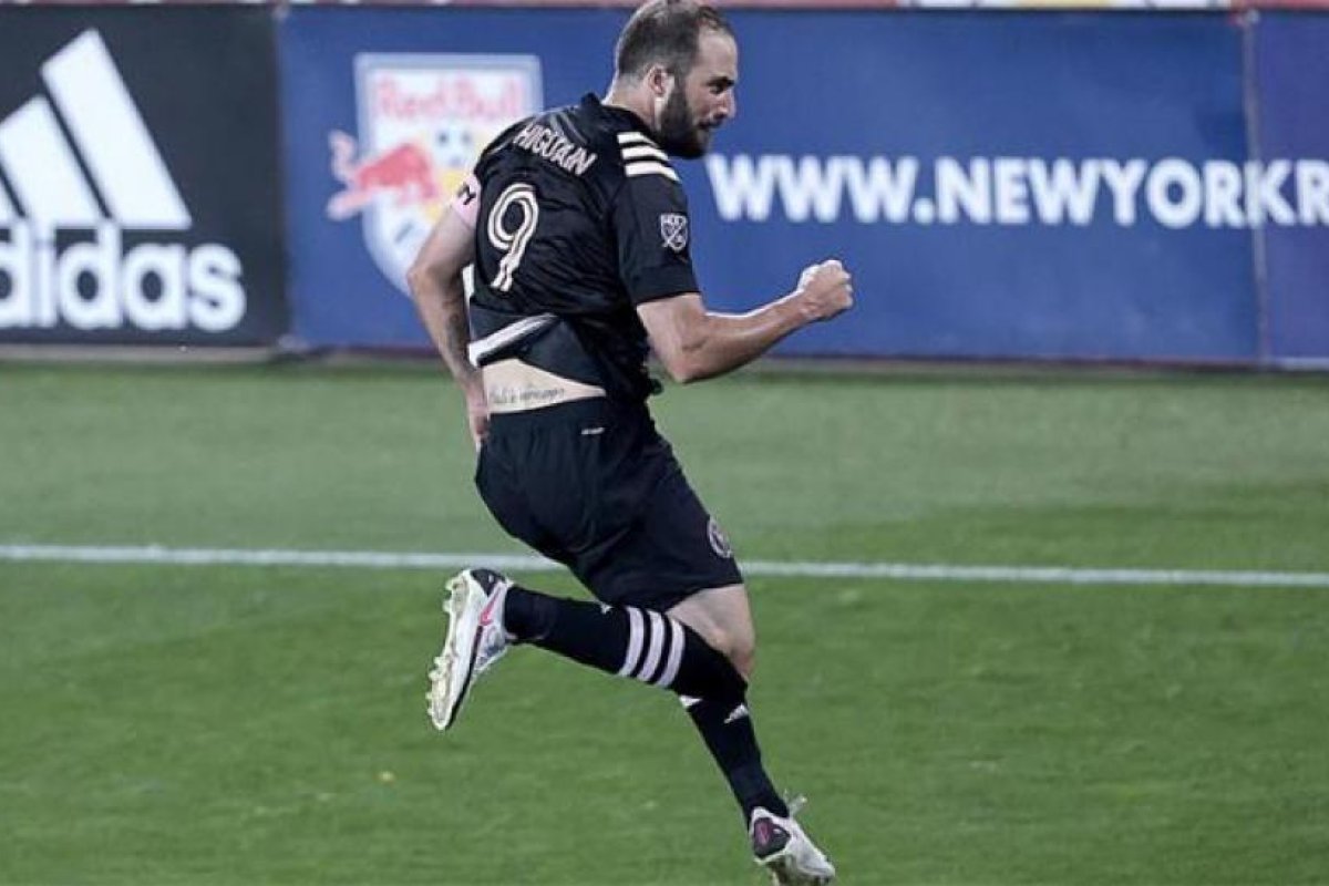 Higuaín le dio el triunfo al Inter Miami con un golazo de tiro libre