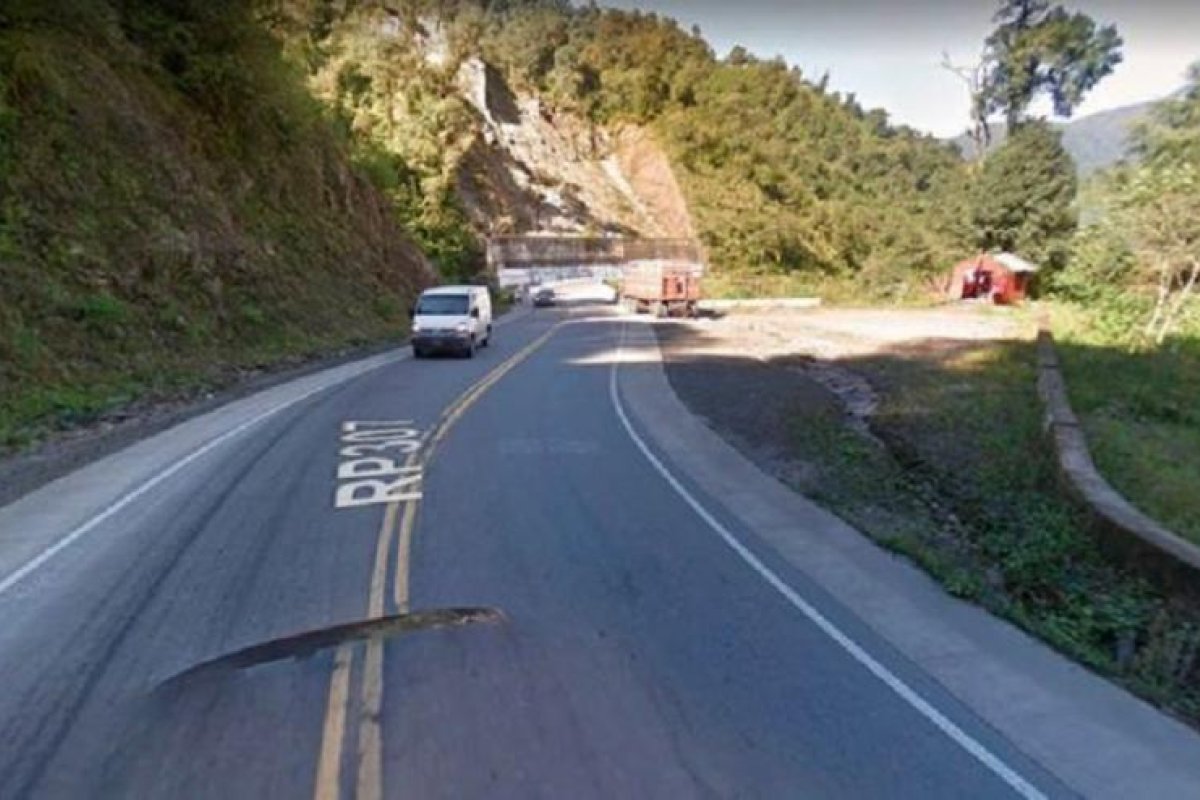 Un motociclista chocó de frente con un camión en la ruta 307