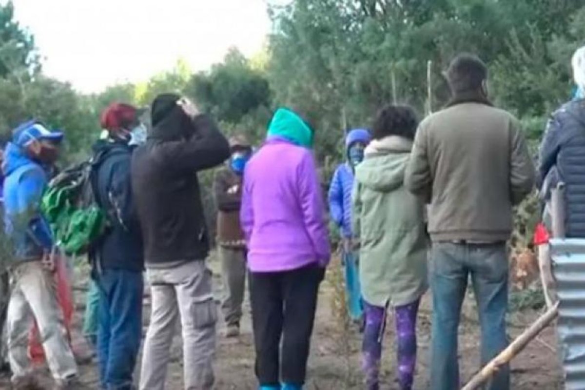 Una comunidad mapuche ocupó un predio del Ejército en Bariloche