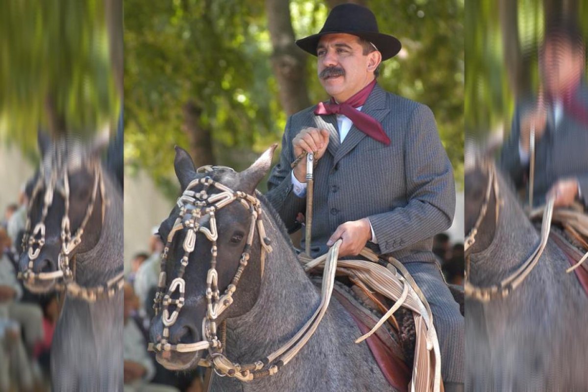 Día de la Tradición: Aníbal Fernández se vistió de gaucho y estallaron las redes