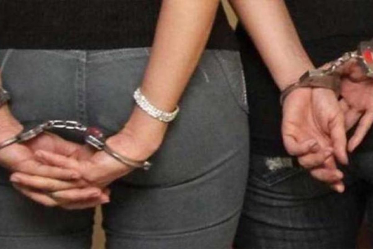 Detuvieron a mujeres por provocar destrozos y herir a empleada del Registro Civil