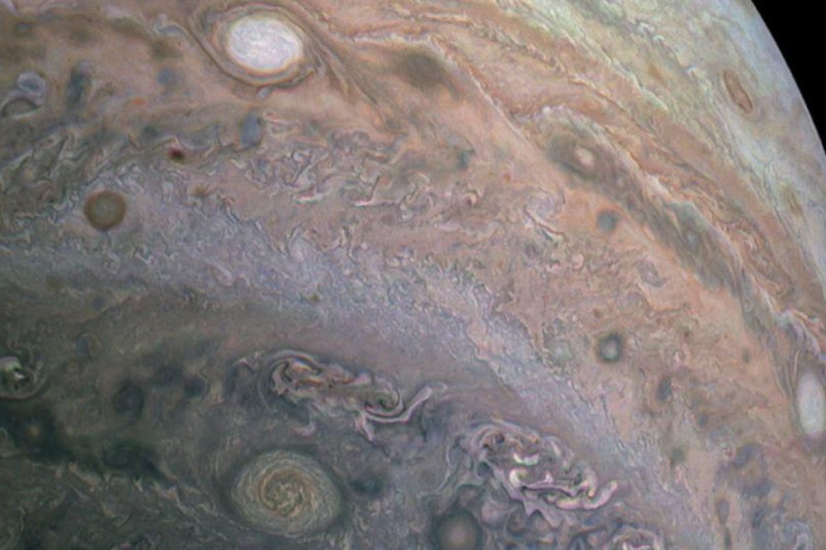 El clima en Júpiter y Saturno estaría originado por un proceso distinto al de la Tierra