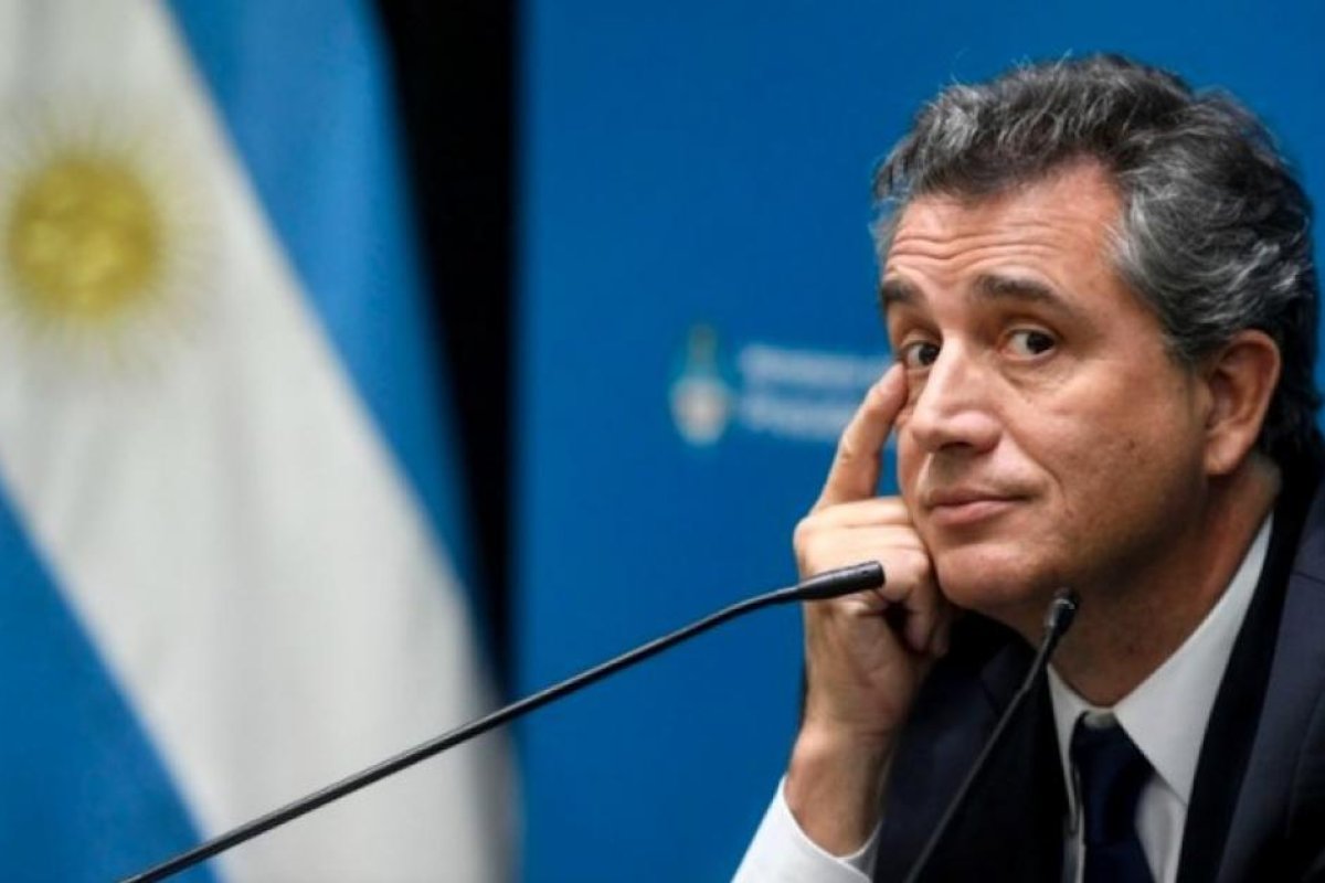 Sigue la guerra de los Etchevehere con fuertes cruces del exministro al Gobierno