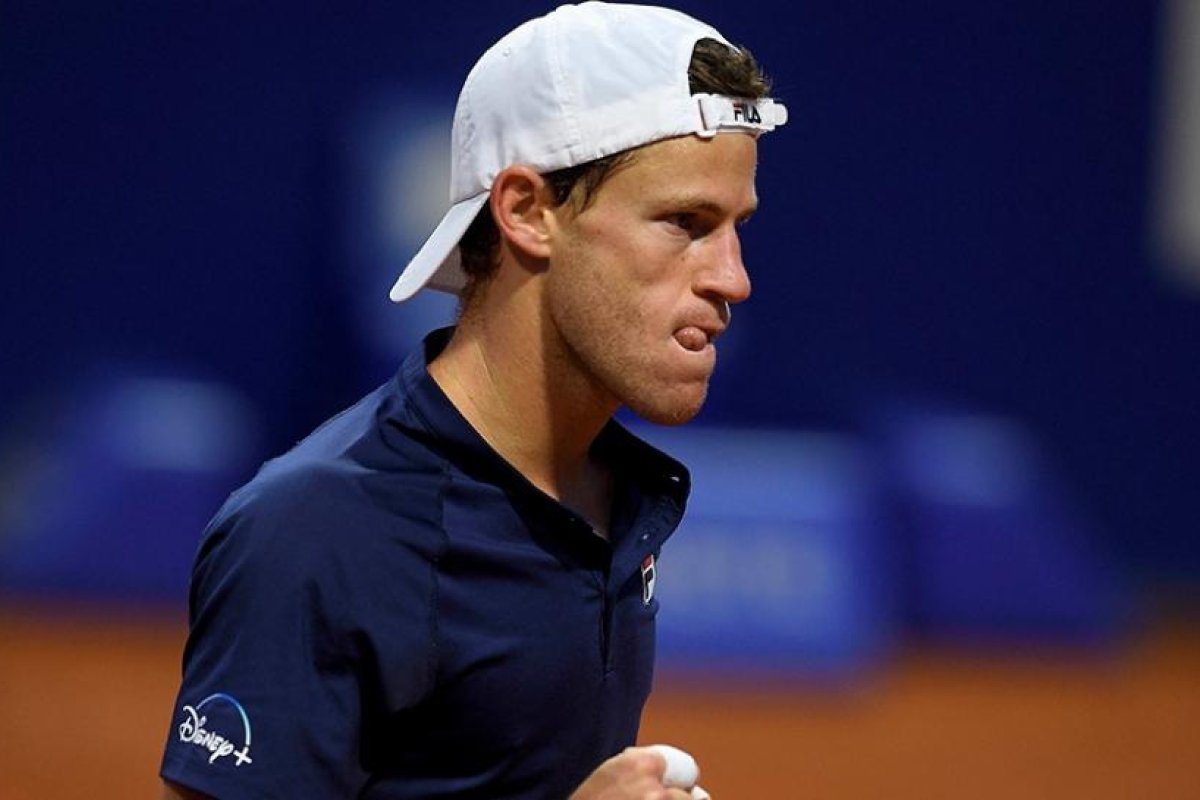 El "Peque" Schwartzman avanza a paso firme en Francia