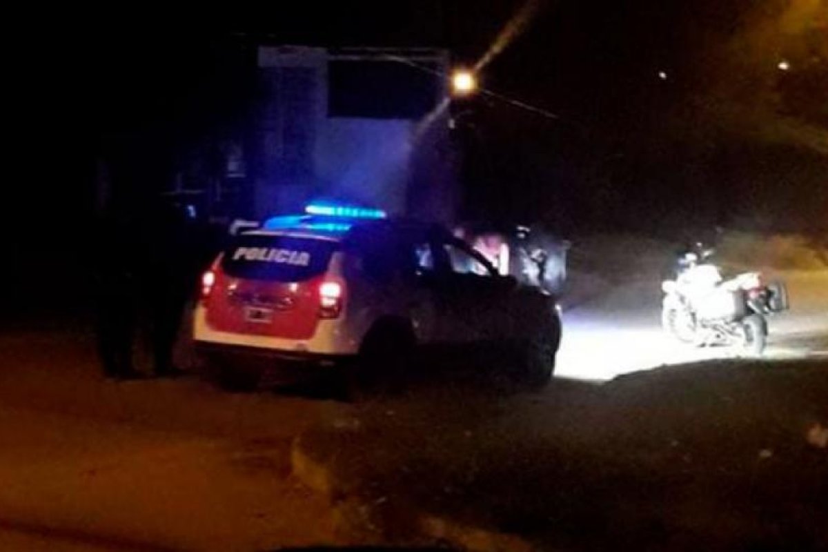 La Nueva Donosa: Fuertemente armados lo redujeron y ataron con alambres para robarle su moto